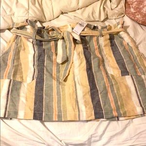 Paper bag skirt with pockets